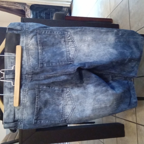 Men's jeans shorts - Picture 2 of 3